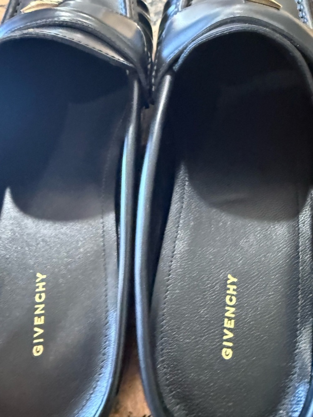 Givenchy woman’s Black 4G Leather Loafer Mules - Picture 5 of 10